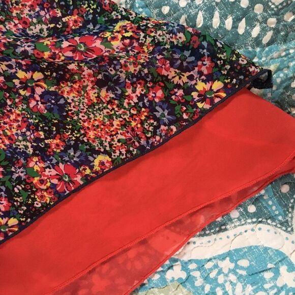 Xhilaration Floral Tanktop - Picture 2 of 4